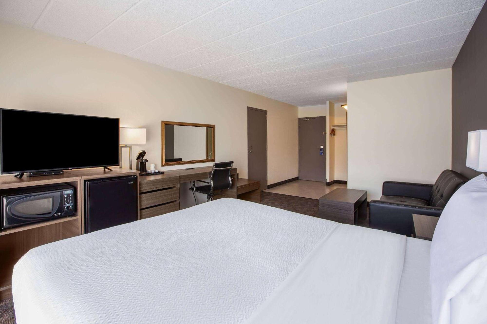เลกซิงตัน โฮเต็ล แอนด์ คอนเฟอเรนซ์ เซ็นเตอร์ ซัดบิวรี Hotel ซัดเบรี ภายนอก รูปภาพ