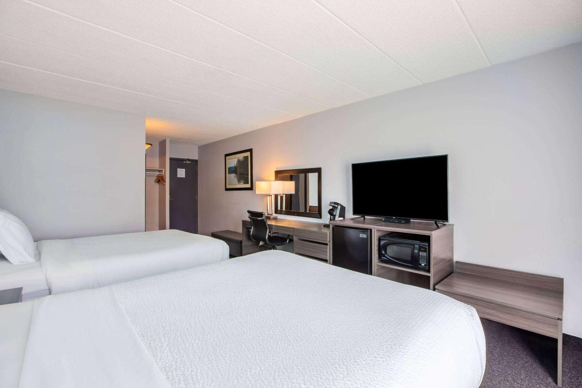 เลกซิงตัน โฮเต็ล แอนด์ คอนเฟอเรนซ์ เซ็นเตอร์ ซัดบิวรี Hotel ซัดเบรี ภายนอก รูปภาพ